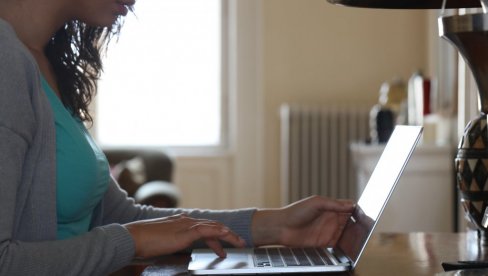 Sud doneo odluku: Booking.com može da zahteva od zaposlenih rad iz kancelarije dva dana nedeljno