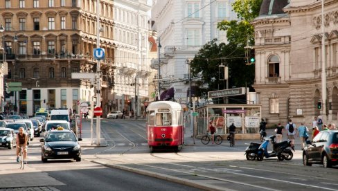 MESEČNA KARTA KOJA GUTA NOVAC: Nećete verovati koliko košta javni prevoz u ovim evropskim gradovima