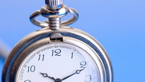 SPREMITE SE, POMERAMO SAT: Evo kog datuma vraćamo kazaljke i dobijamo sat vremena više