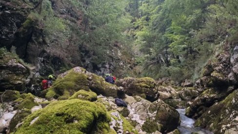 OTAC (44) POGINUO SPAŠAVAJUĆI SINA (7): Čuo njegove krike, pa pao u provaliju duboku skoro 60 metara - Tragedija kod slapa Savica (FOTO)