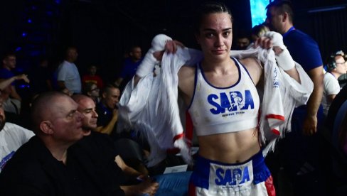 SARA ĆIRKOVIĆ UBEDLJIVA U OSMINI FINALA: Srpkinja na pobedu od medalje!