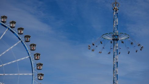 INCIDENT NA VRTEŠCI NA OKTOBERFESTU: Posetioci ostali zaglavljeni i visili naglavačke