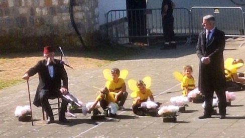 VUK NAS OVENČAO KULTURNOM SVEŠĆU: Održan 93. Vukov sabor u Tršiću kod Loznice (FOTO)