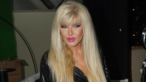 Izgleda nestvarno: Jami se skinula u kupaći - kakva žena! (Foto)