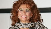 JEDAN SIN PREŠAO U PRAVOSLAVLJE, A DRUGI OŽENIO SRPKINJU: Sofija Loren je vodila tepku borbu za potomstvo, a danas uživa u velikoj porodici