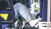 SINGAPUR UVODI STROGA PRAVILA U AUTOBUSIMA: Za glasnu muziku, noge na sedištu i smeće kazna do 350 evra