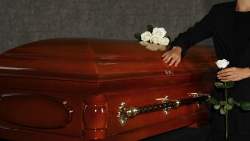 Žena (70) se vratila u život: Proglasili je mrtvom, a drugi dan iz sanduka čuli neobične zvukove - kraj priče ipak je TUŽAN