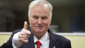 PA ZAR NIJE? Blokaderku pitali da li je Ratko Mladić zločinac, ona pitanjem natrag potvrdila koliko mrze sve srpsko