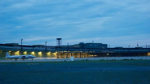 AERODROM U BERLINU ZATVOREN NA 45 MINUTA: Izdato hitno upozorenje