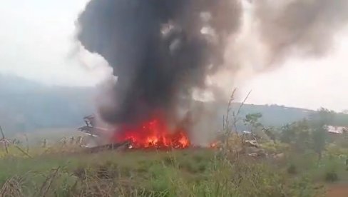 SRUŠIO SE VOJNI AVION, POGINULO 13 OSOBA: Izgoreli do neprepoznatljivosti, među mrtvima i general  (VIDEO)