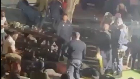 ODJEKUJU PUCNJI, LJUDI VRIŠTE I PANIČNO BEŽE: Pojavili se prvi snimci sa mesta zločina u Južnoj Africi (VIDEO)