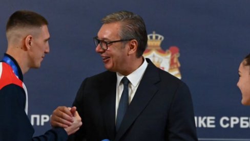 VUČIĆ SA ŠAMPIONIMA: Hvala vam na veličanstvenom uspehu!