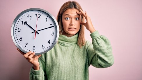 KAD POMERAMO SAT? Evo kome teže pada zimsko računanje vremena