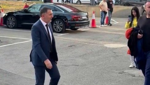 Šmekerski potez Branka Radujka po dolasku na meč Srbija - Holandija (VIDEO)