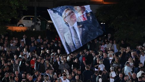 VUČIĆ O PONIŽAVANJU JEDNOG DEKE: Taj deka voli mnogo ljudi i ne zato što voli mene, on ima srce i emocije, a oni samo mržnju