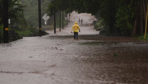 OLUJA POGODILA NJUJORK: Razorni norister doneo poplave, vanredno stanje i žrtve