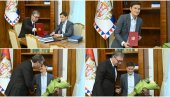 VUČIĆ OBAVIO PRIMOPREDAJU DUŽNOSTI ANI BRNABIĆ: Srećan ti rođendan i neka ti je srećno preuzimanje  (VIDEO)