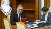 ČUVAĆU OVO MESTO SVIM SVOJIM BIĆEM Brnabić preuzela dužnost od Vučića: Nikada više Srbija neće imati predsednika koji se toliko borio