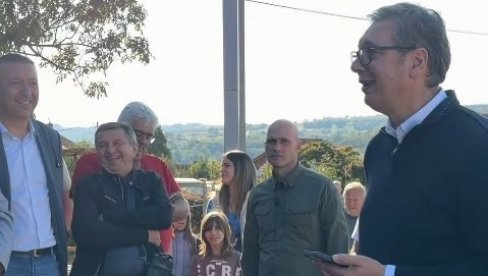 JA SAM NIŠTA, A ONI SU MINISTRI Vučić hitno pozvao Glišića, a zbog jedne rečenice svi su se nasmejali (VIDEO)