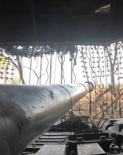 BRUTALNI UDAR RUSKIH TENKISTA: Ukrajinski komandni centar sravnjen sa zemljom u Dobropolju (VIDEO)