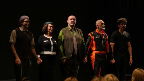 OVACIJE ZA „KOVAČE“: Predstavom Egona Savina otvorena nova sezona Teatra humanosti