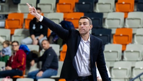 Srpski trener poludeo zbog poraza, uleteo u svlačionicu sudija i zaradio drakonsku kaznu