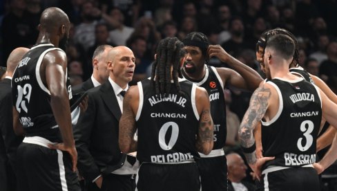 Grmelo ispred svlačionice: Legendarni as prvi sačekao igrače Partizana! Ovako im je čestitao (VIDEO)