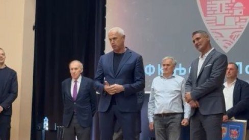 Moćne reči Zvezdana Terzića upućene DŽajiću na jubileju Lovćenca: Kada sam kao mali igrao klikere…