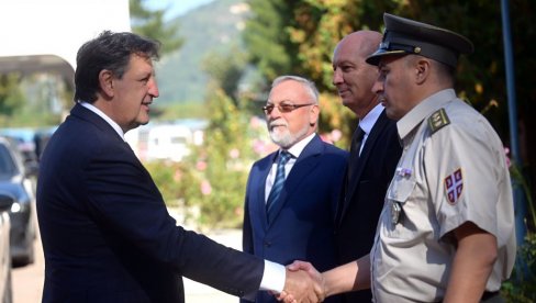 Ministar Gašić obišao preduzeće „Milan Blagojević - namenska“