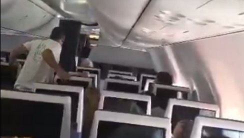STRAŠAN INCIDENT NA LETU ZA IZRAEL Jedan pilot izbo drugog, pokušao srušiti avion (FOTO/VIDEO)