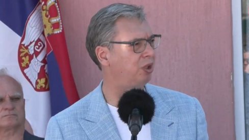 VUČIĆ GRAĐANIMA ŠIMANOVACA: Uradićemo put Kupinovo-Brestač, dom kulture i kanalizaciju