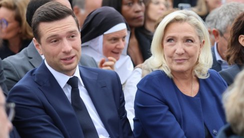 LE PENOVA ZBIJA REDOVE OKO BARDELE: Nova afera potresa Nacionalno okupljanje pred izbore