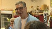 NEOČEKIVANA TEMA U ŠIMANOVCIMA: Vučić otkrio šta najradije sluša u kolima
