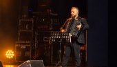 AKO JE PUBLIKA OSETILA DA JE PONOVO MEĐU NAMA, USPELI SMO: Borko Radivojević predvodio orkestar na koncertu u čast Tome Zdravkovića (FOTO)