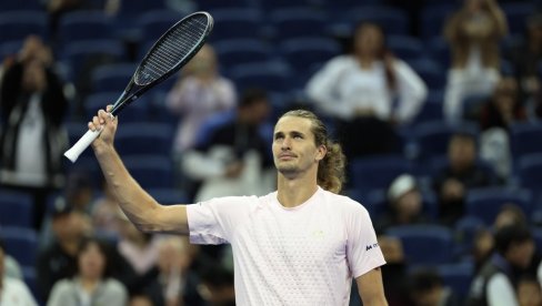Aleksandar Zverev rutinski do polufinala Šangaja