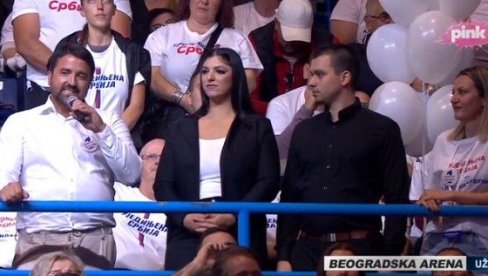 PORODICA DAKIĆ IZ POŽAREVCA U ARENI: Dobili smo ključeve od prvog stana, prvog doma u našoj Srbiji
