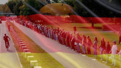 GORI U NEMAČKOJ, 20.000 LJUDI NA ULICAMA: Telima formirali ljudski lanac ispred Vlade u Berlinu
