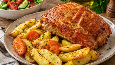 СОЧНО МЕСО: Са кромпиром и шаргарепом