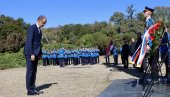 ОБЕЛЕЖЕН ДАН СЕЋАЊА НА СТРАДАЊЕ СРБА, РОМА И ЈЕВРЕЈА У ЈАЈИНЦИМА: Присуствовао и премијер Мацут