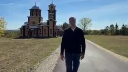ОН НЕ ВОЗИ БИЦИКЛ, ОН ИДЕ СИГУРНИМ КОРАЦИМА: Погледајте шта је Вучић оставио мештанима Иванковца (ВИДЕО)