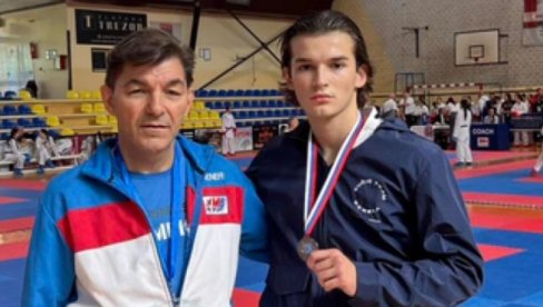 BOGDAN OSVOJIO SREBRO, ZATIM OBUKAO JAKNU VUČIĆ TEAM: Za mene je čast da je nosim (FOTO)