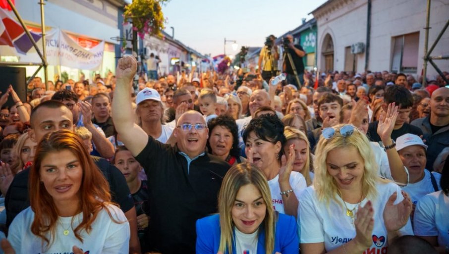 VUČIĆ PRED VIŠE OD 5.000 LJUDI U BAČKOJ PALANCI: Nećemo im dati Srbiju, Vojvodina je bila i biće Srbija! Služim samo svom narodu