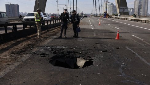 KIJEV NA IVICI LOGISTIČKOG SLOMA: Ruski udari seku mostove, zima bi mogla da donese novi pakao za prestonicu