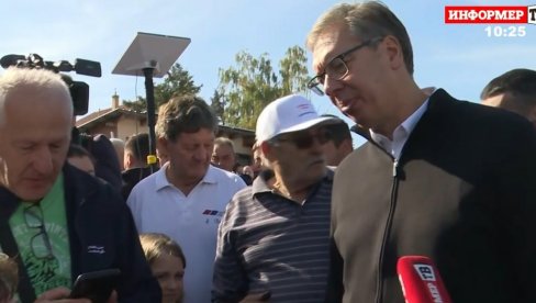 NISU SLUČAJNO UZELI ĐUKANOVIĆEV SLOGAN“ Vučić otkriva da „sve ide spolja“ i poziva Srdanovića na TV duel