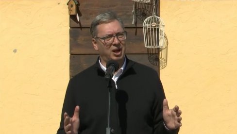 ČANAK JE PODRŽAO JER ĆE SPROVODITI NJEGOV I PAJTIĆEV PROGRAM Vučić o studentskoj listi