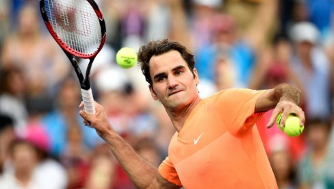 LICEMERJE I DVA ARŠINA ATP: Federeru opraštali namerno gađanje, Medvedeva (i onomad Đokovića) diskvalifikovali zbog nehotične greške