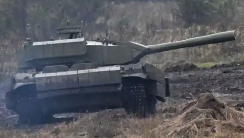 TENK OD KOGA ZAPADU PODILAZE ŽMARCI! Ruska čelična grdosija T-72 sama ide u borbu — SVET U ŠOKU! (VIDEO)