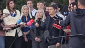 PREVARA ZVANA STUDENTSKA LISTA Brnabić: Blokaderi su nasilnici, a sebe prave žrtvama, dok ih advokat CRTA-e obučava za sukob sa policijom