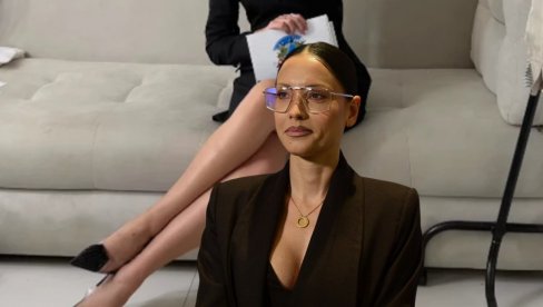 Kad Mirka Vasiljević prekrsti noge... (FOTO)