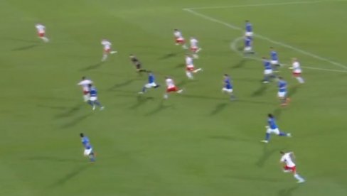 SPEKTAKULARAN GOL: Fudbaler Italije pogodio sa 70 metara (VIDEO)